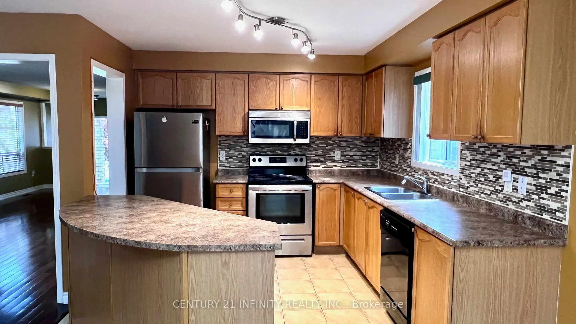 17 Studebaker Trail