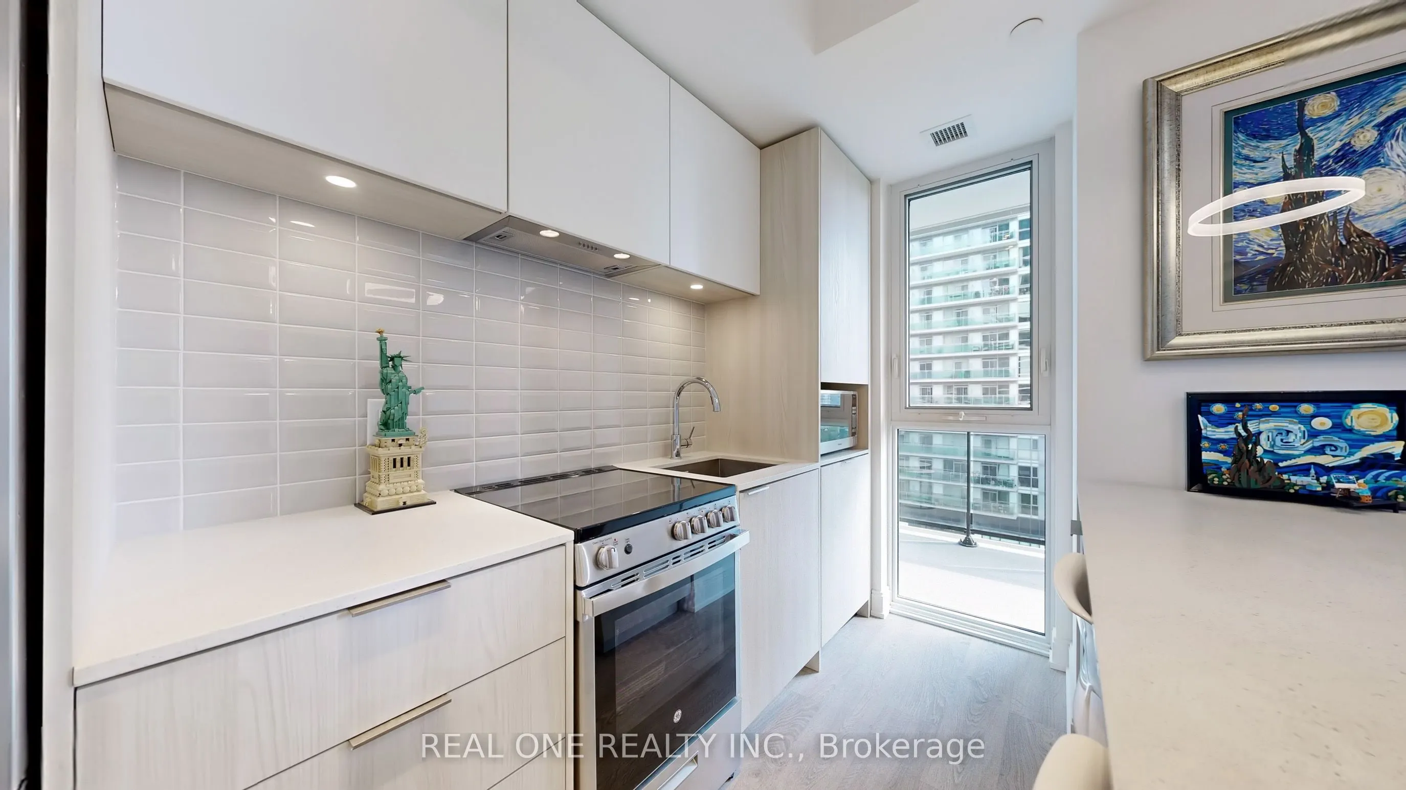 70 Annie Craig Drive, #808