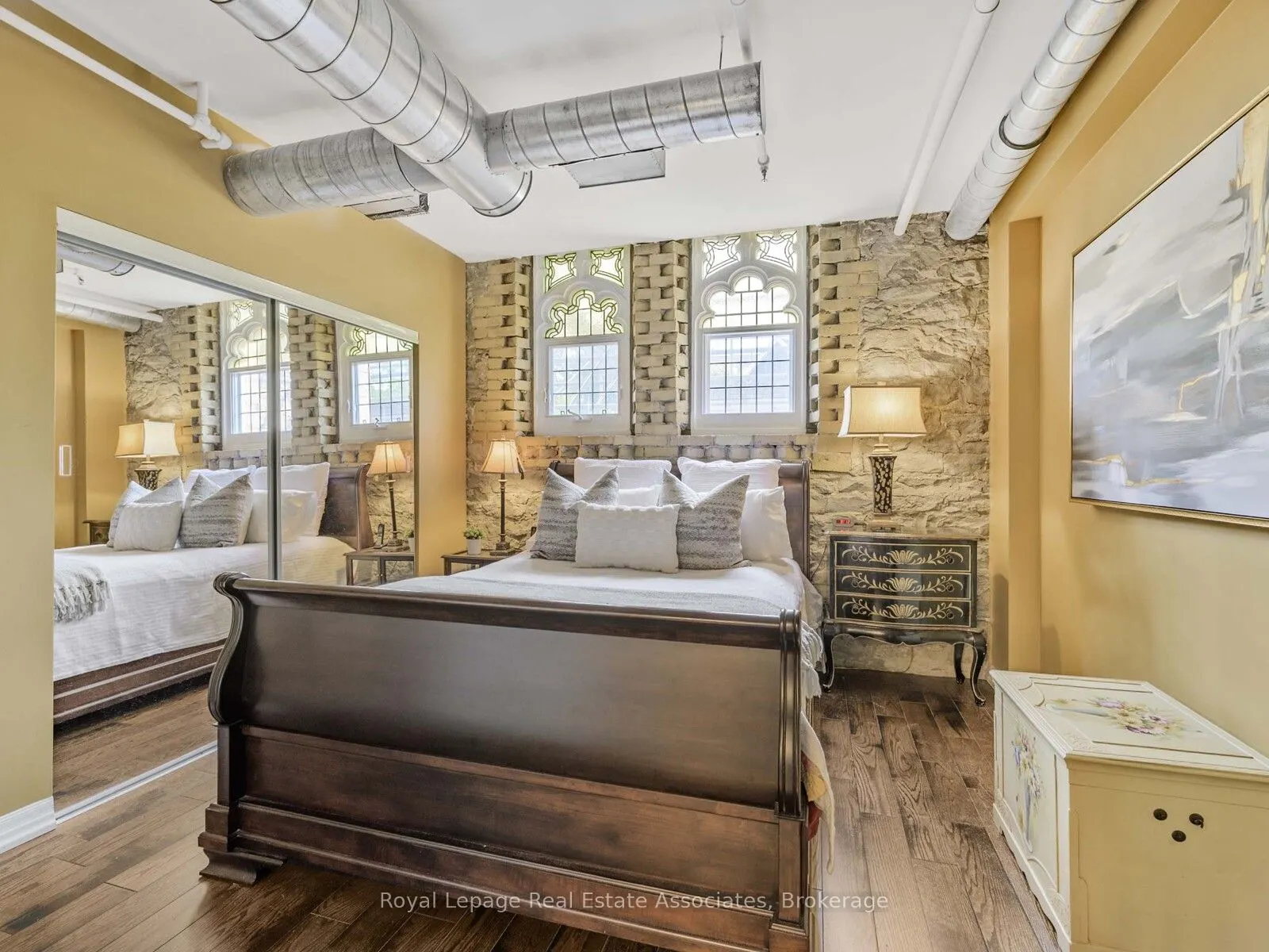 384 Sunnyside Avenue, #102