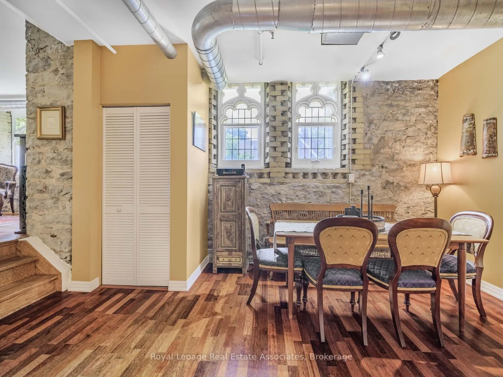 384 Sunnyside Avenue, #102