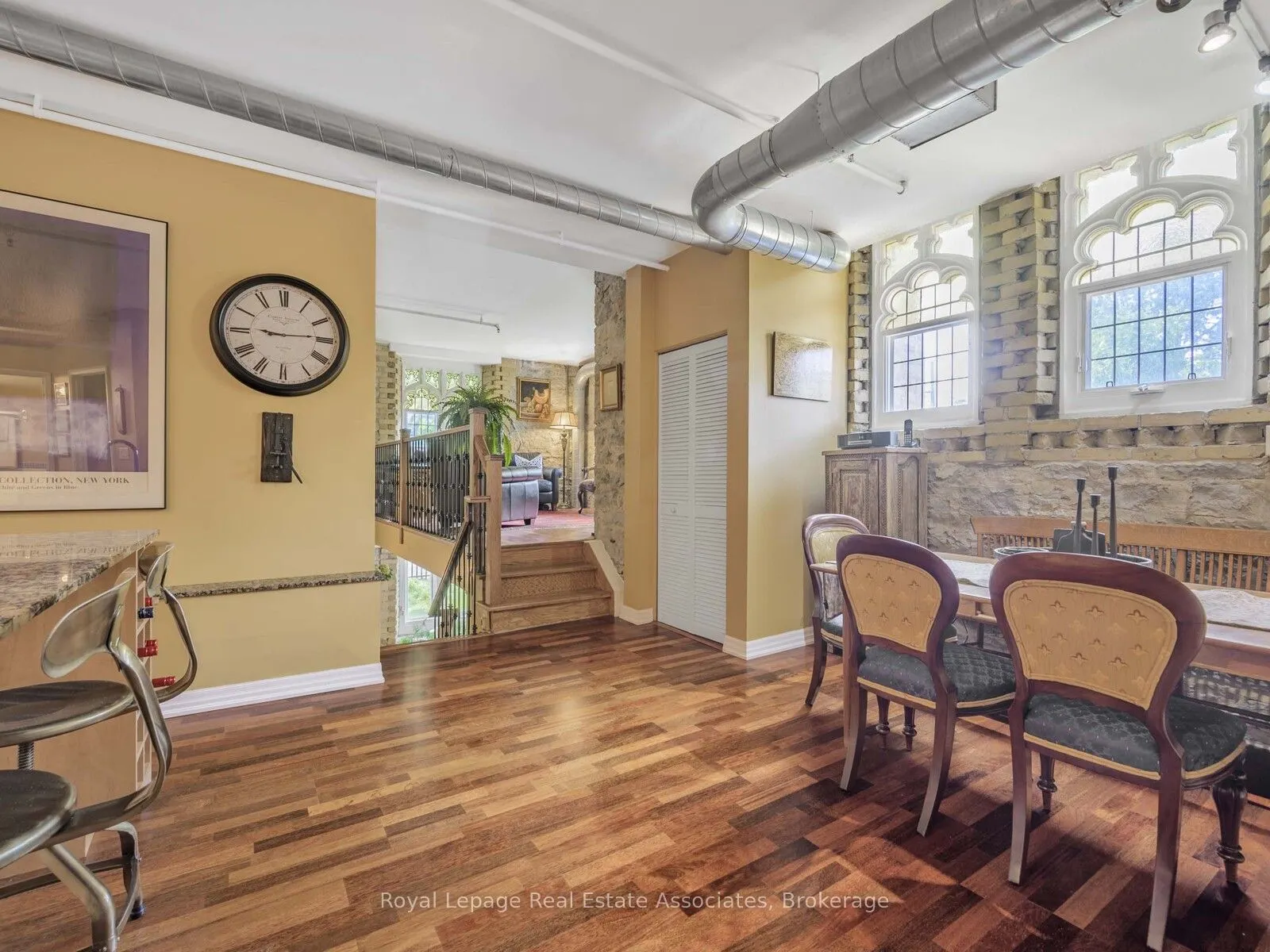 384 Sunnyside Avenue, #102