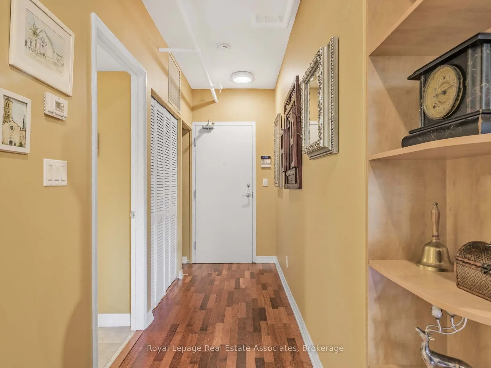 384 Sunnyside Avenue, #102