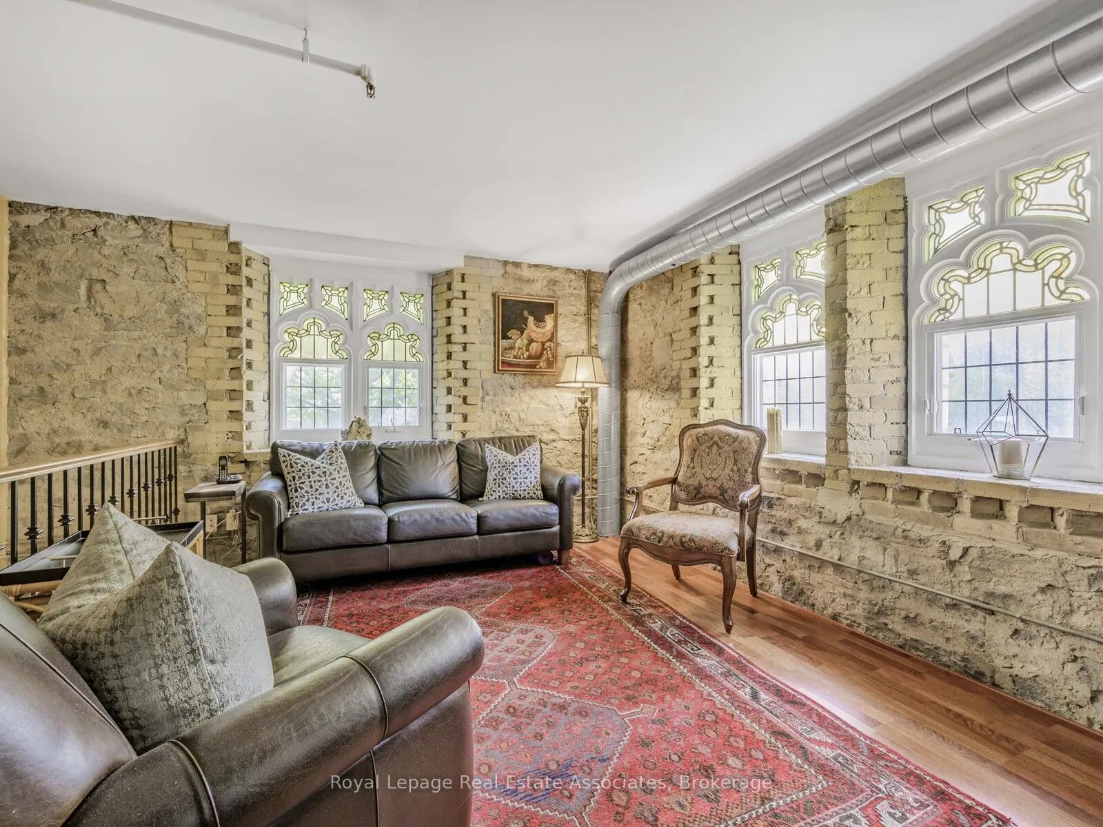 384 Sunnyside Avenue, #102