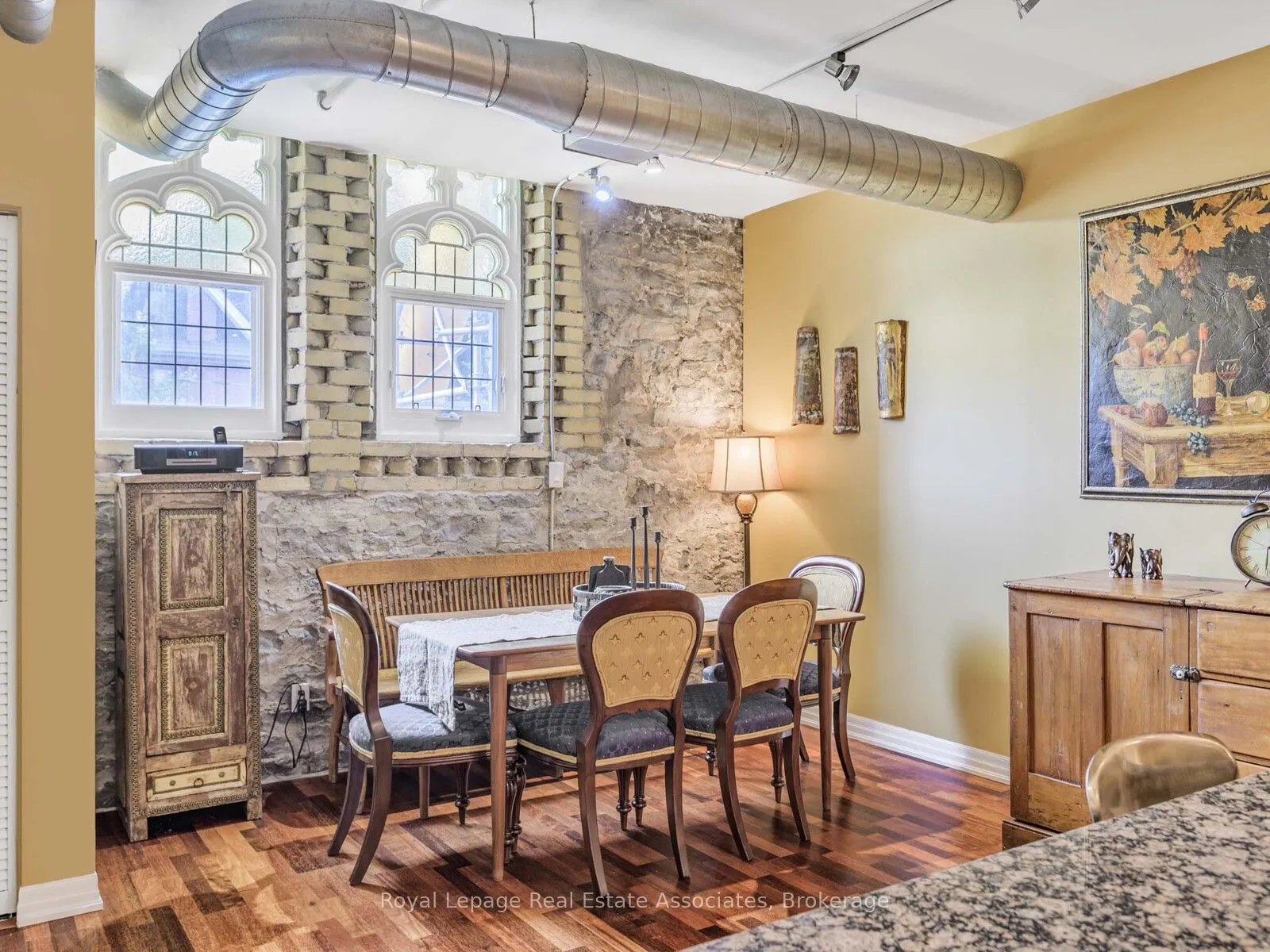 384 Sunnyside Avenue, #102