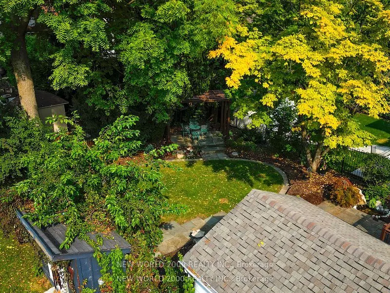 32 Edwalter Avenue