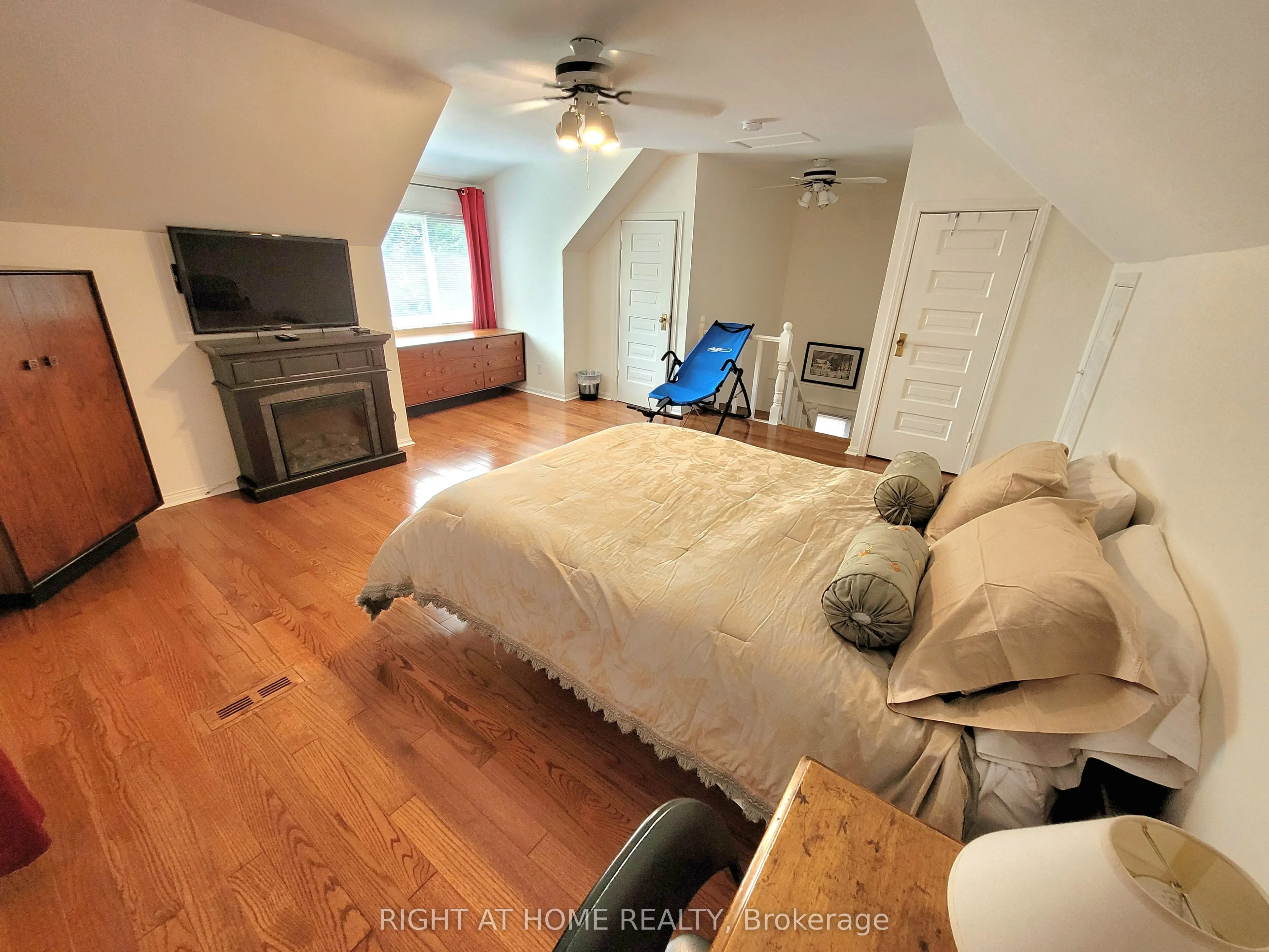 159 ROSEMOUNT Avenue