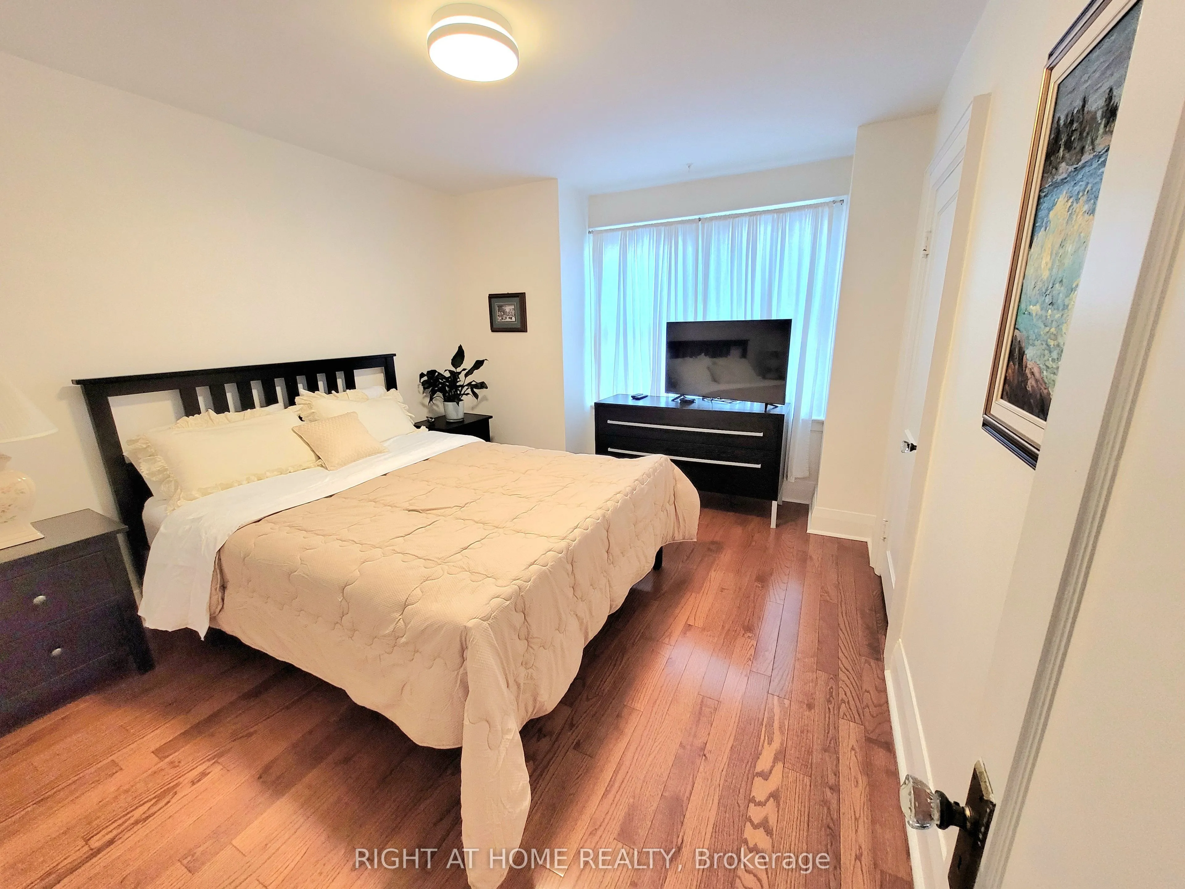 159 ROSEMOUNT Avenue