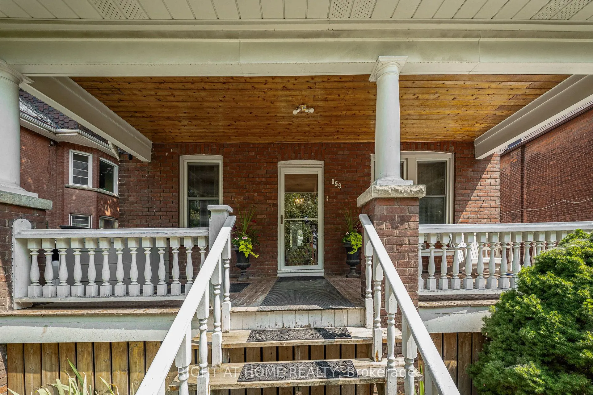 159 ROSEMOUNT Avenue