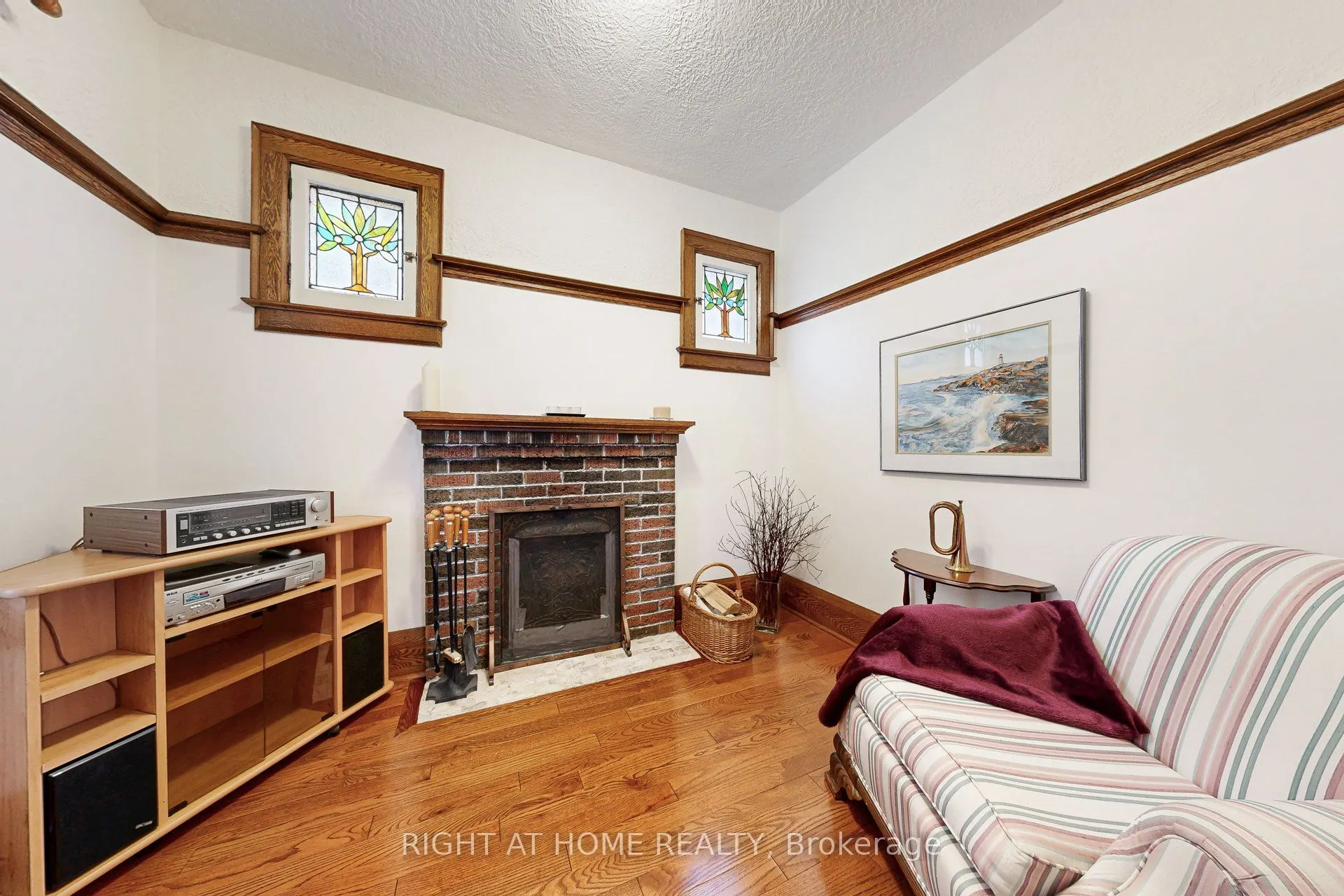 159 ROSEMOUNT Avenue