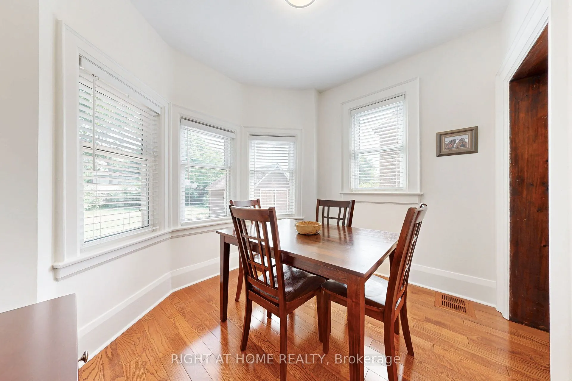 159 ROSEMOUNT Avenue