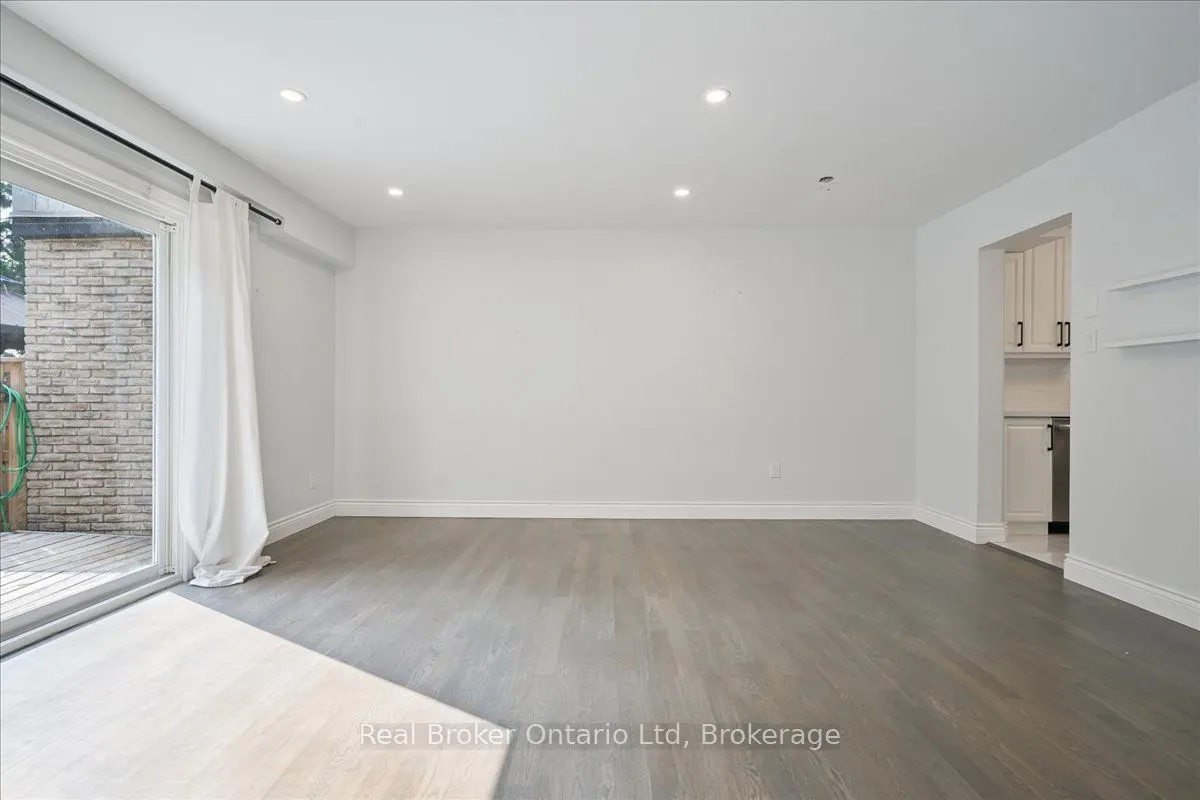 667 Woodward Avenue, #82