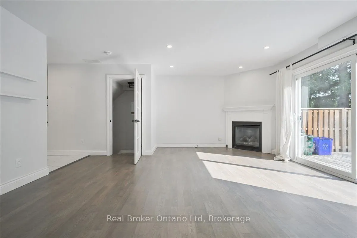 667 Woodward Avenue, #82