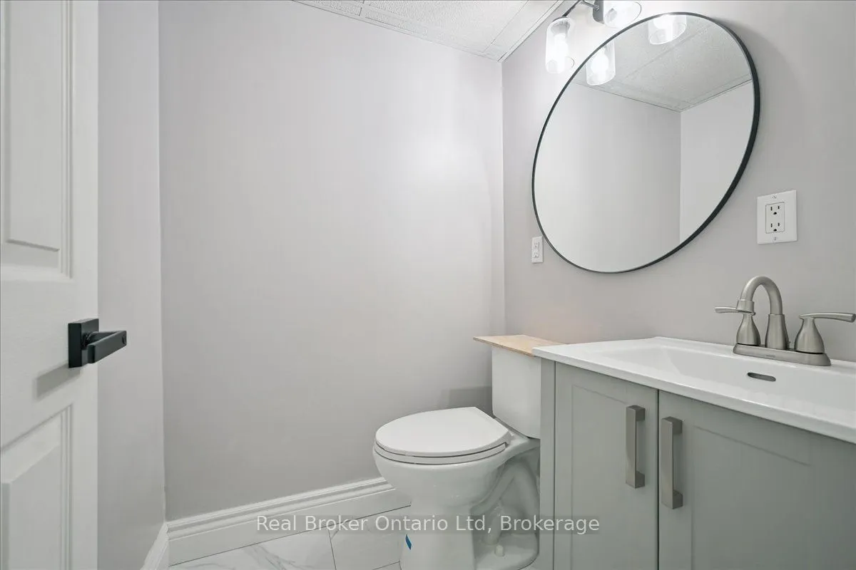 667 Woodward Avenue, #82