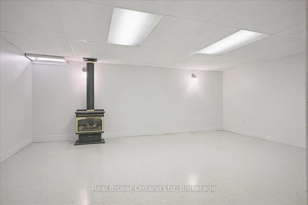667 Woodward Avenue, #82