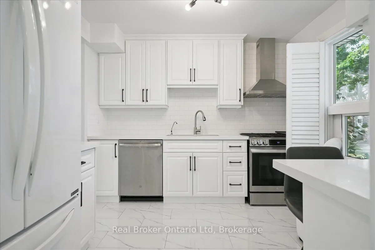 667 Woodward Avenue, #82