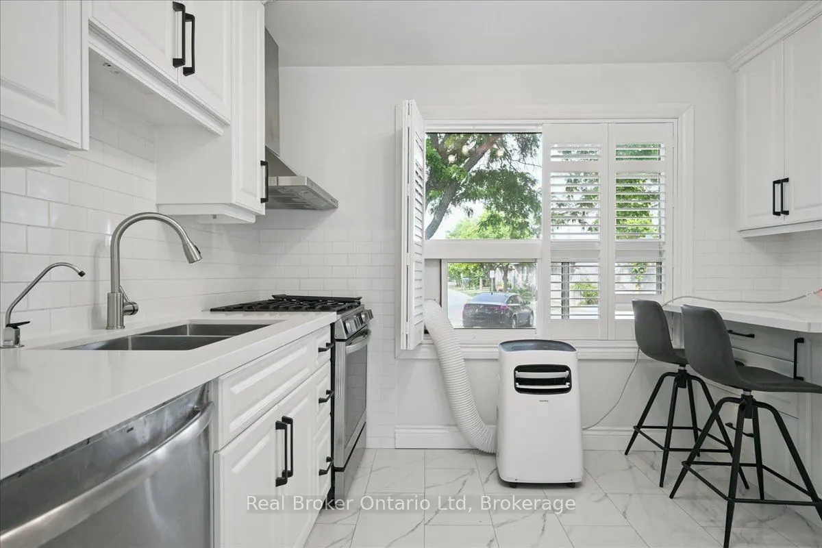 667 Woodward Avenue, #82