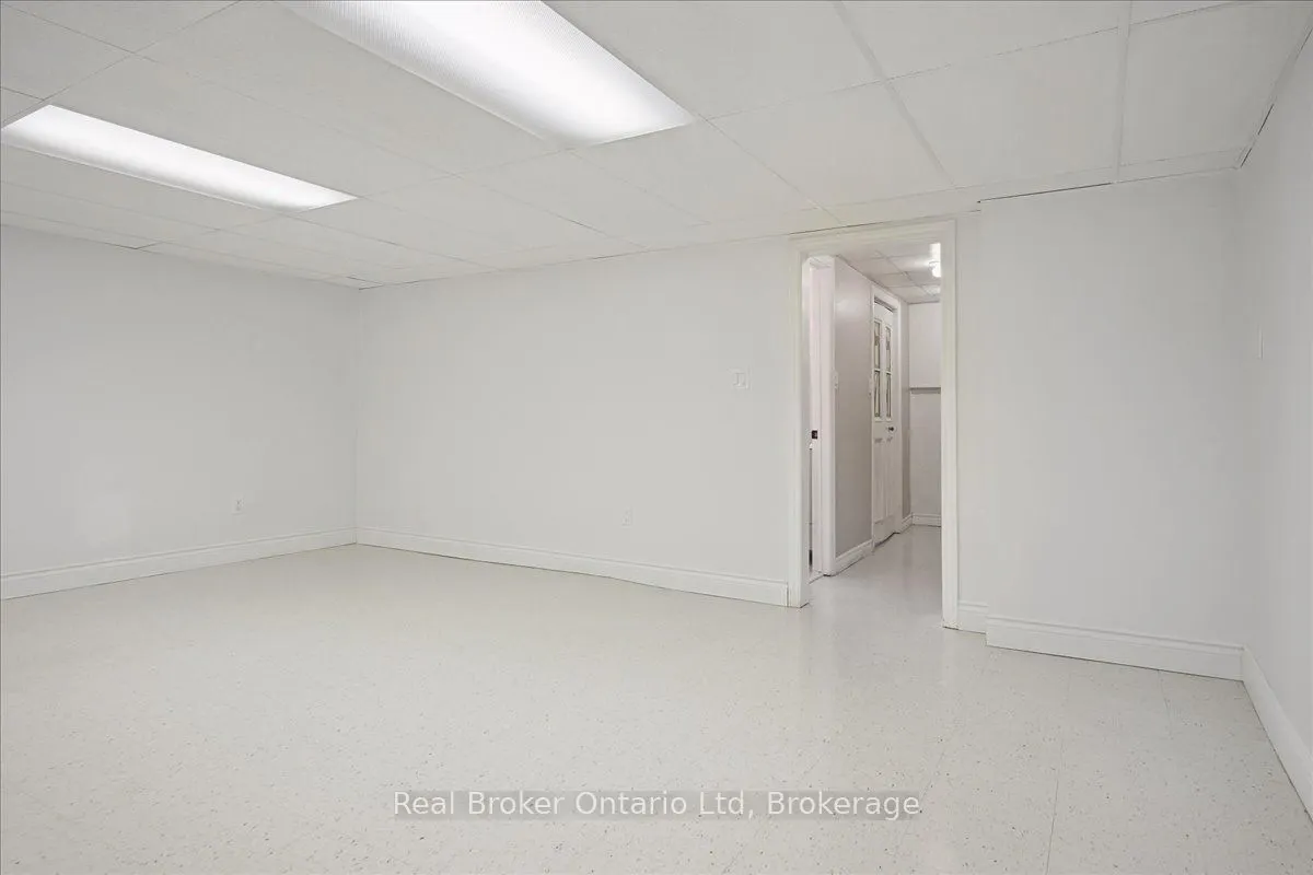 667 Woodward Avenue, #82