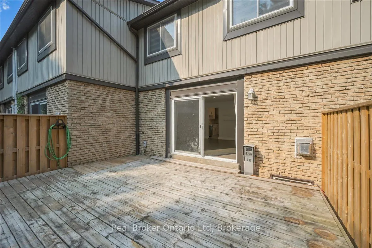667 Woodward Avenue, #82