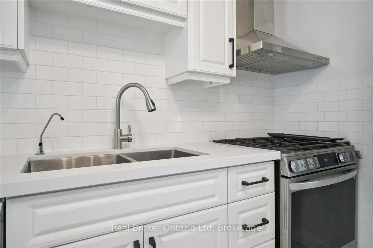 667 Woodward Avenue, #82