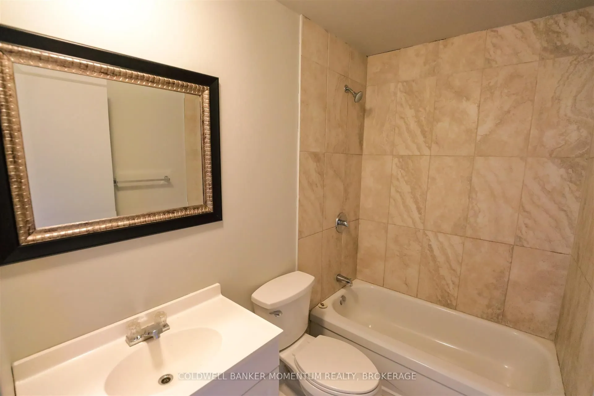 3352 Lake Shore Boulevard W