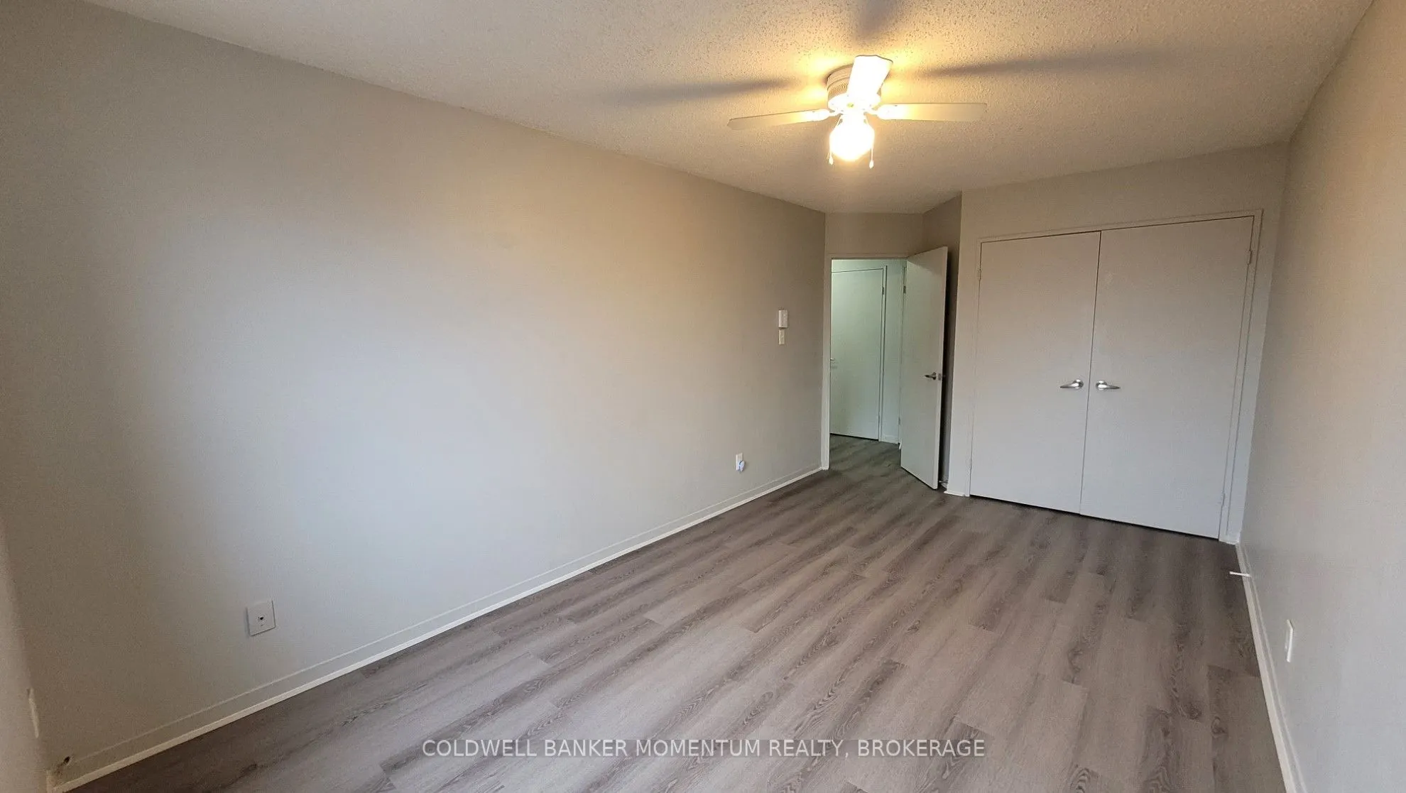 3352 Lake Shore Boulevard W