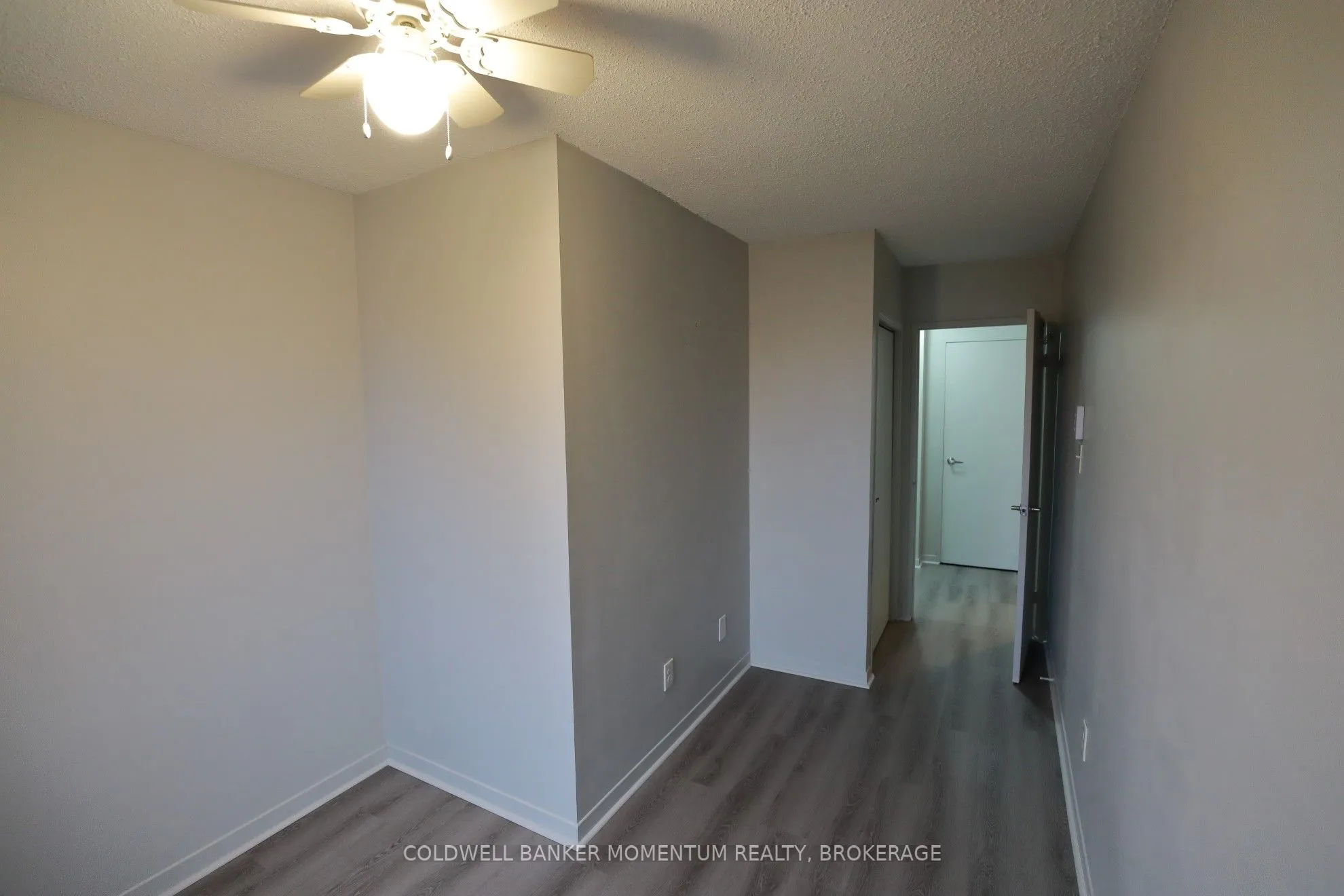 3352 Lake Shore Boulevard W