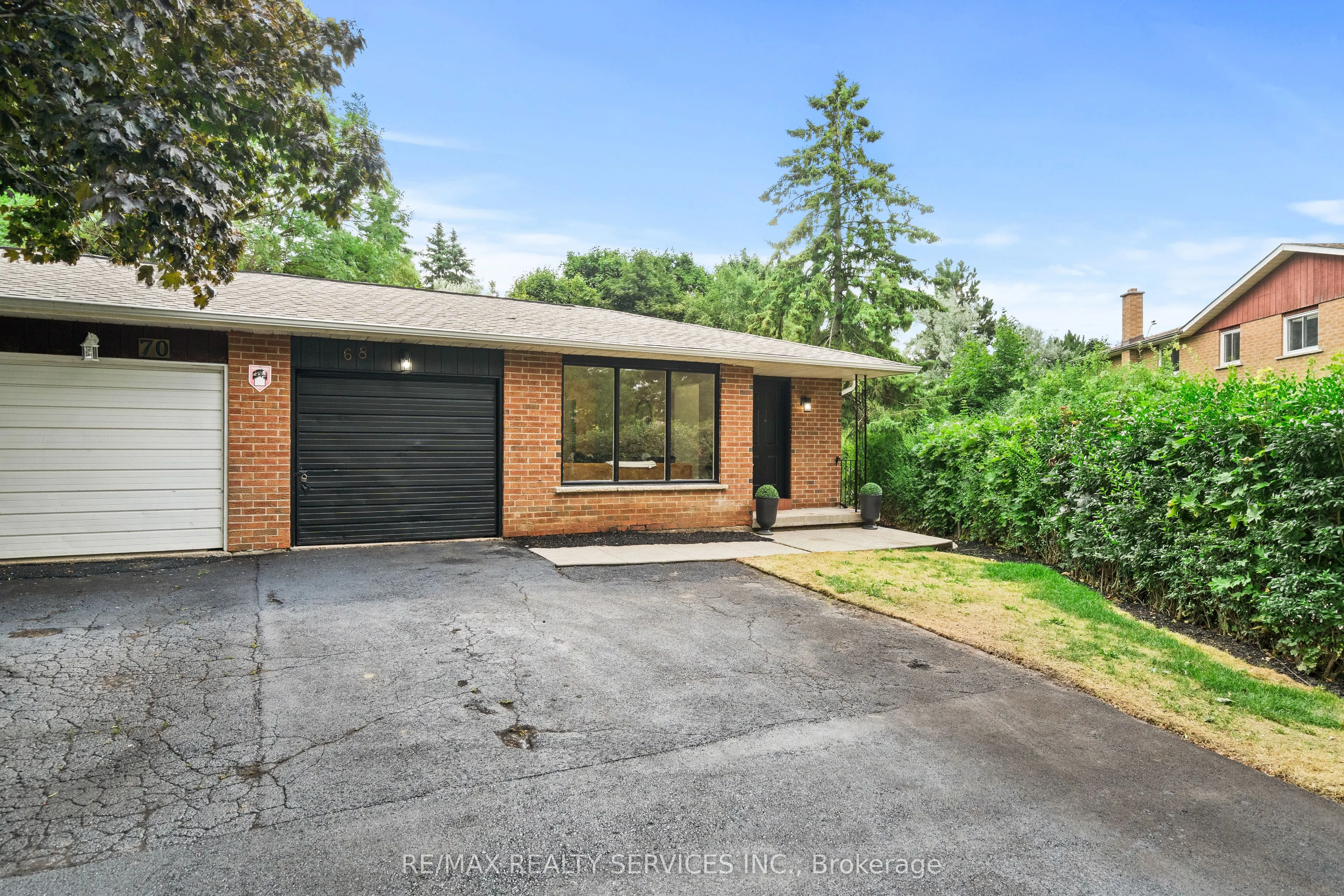 68 Montjoy Crescent
