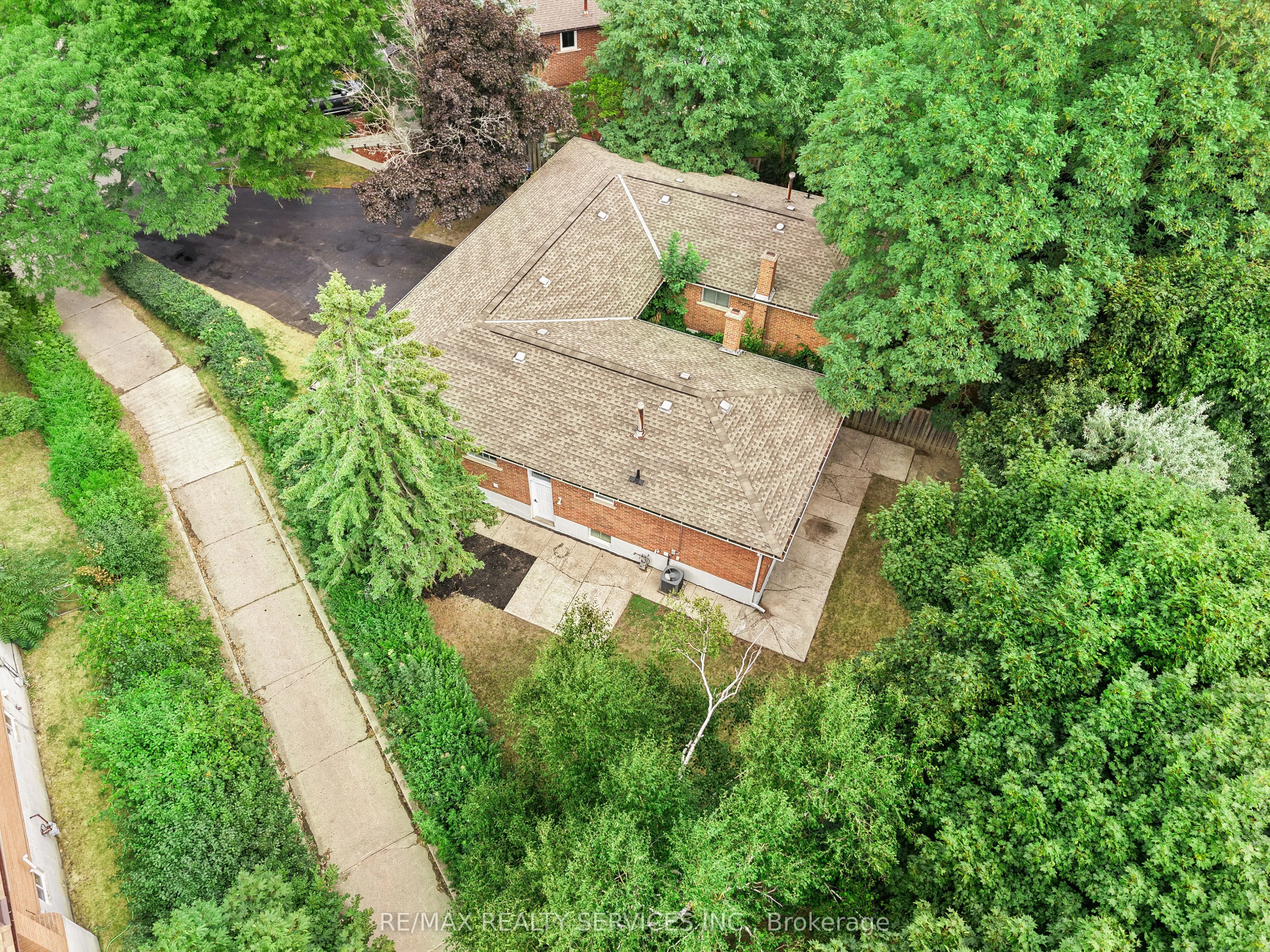 68 Montjoy Crescent