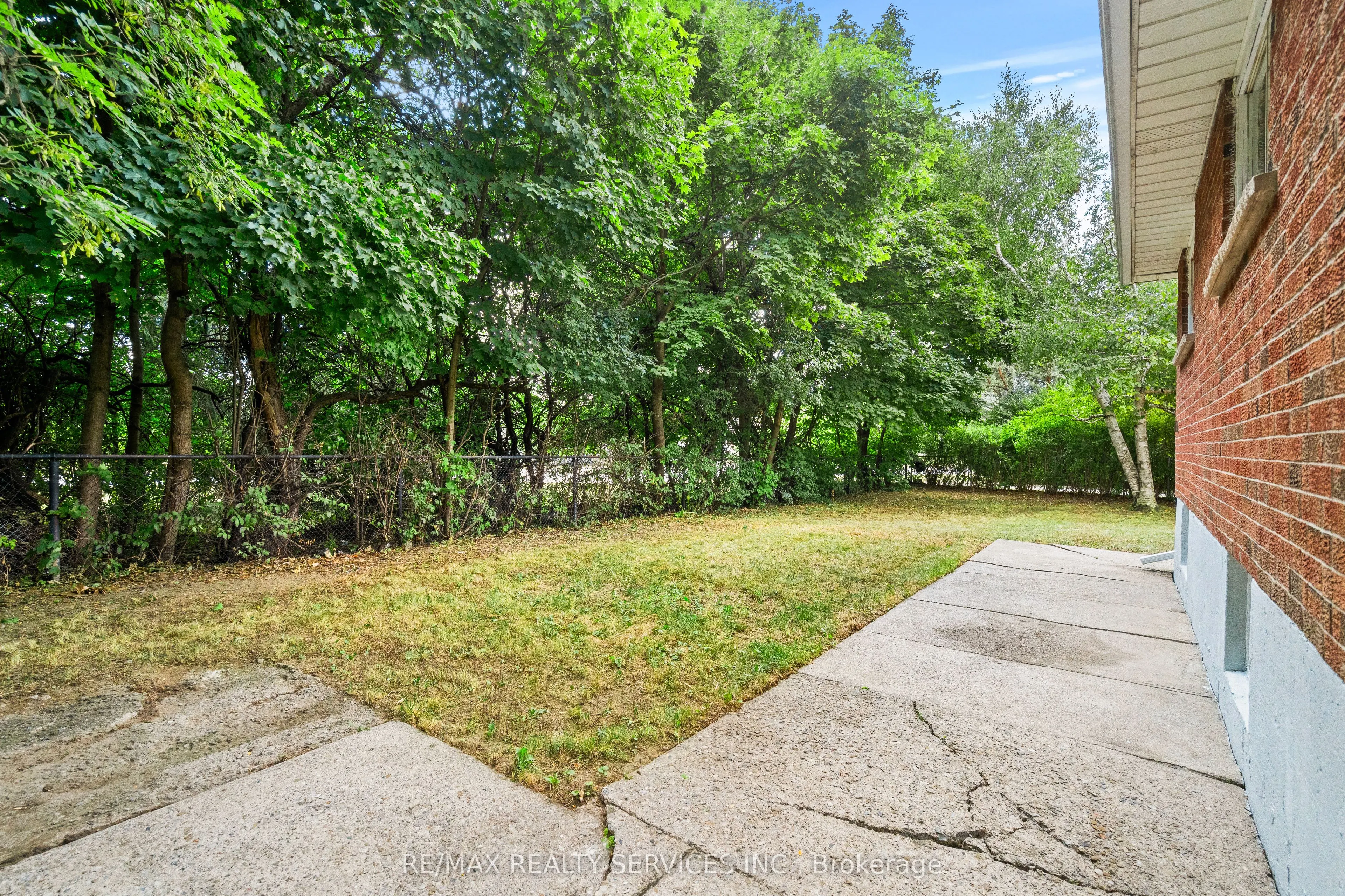 68 Montjoy Crescent