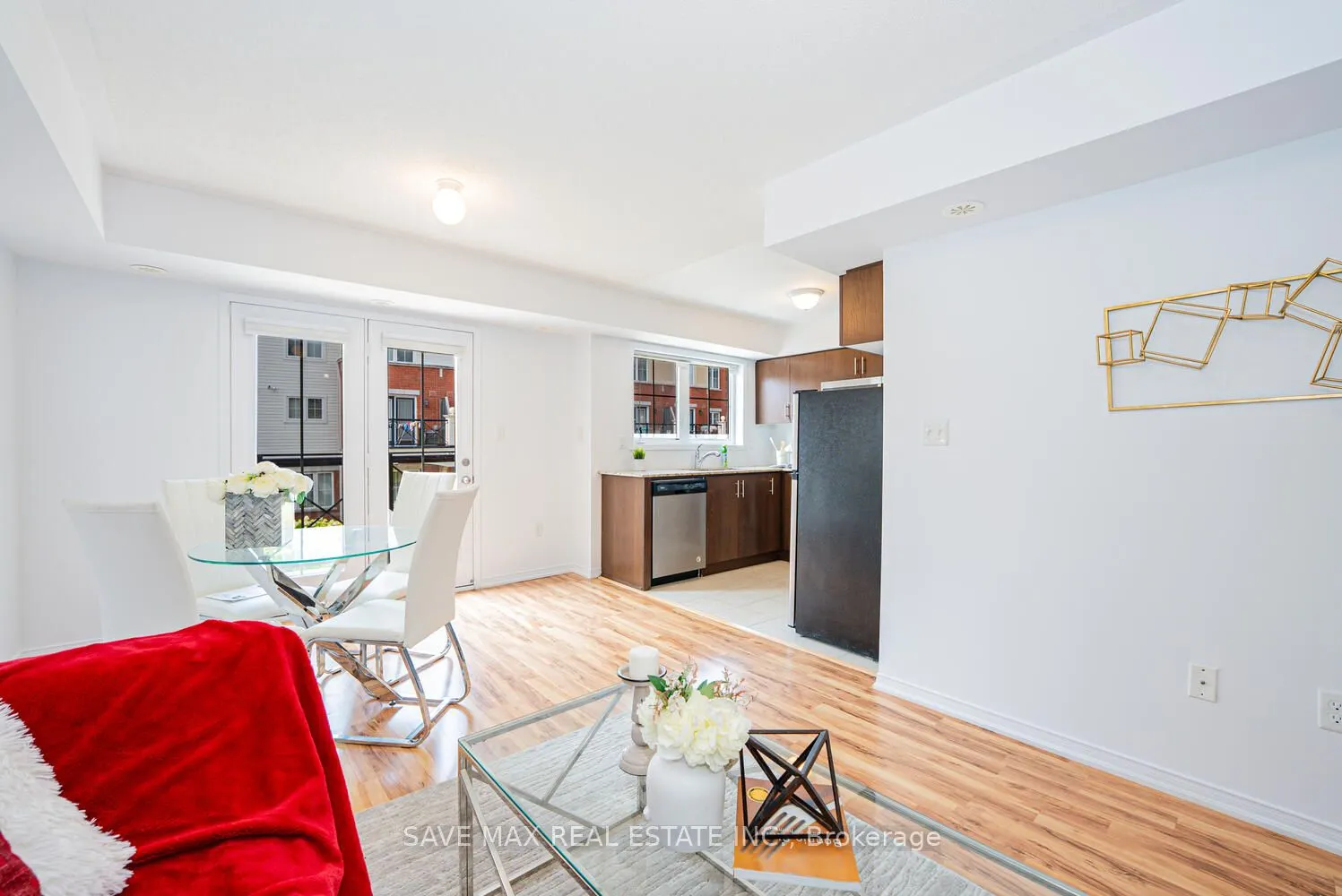 2476 Post Road, #3
