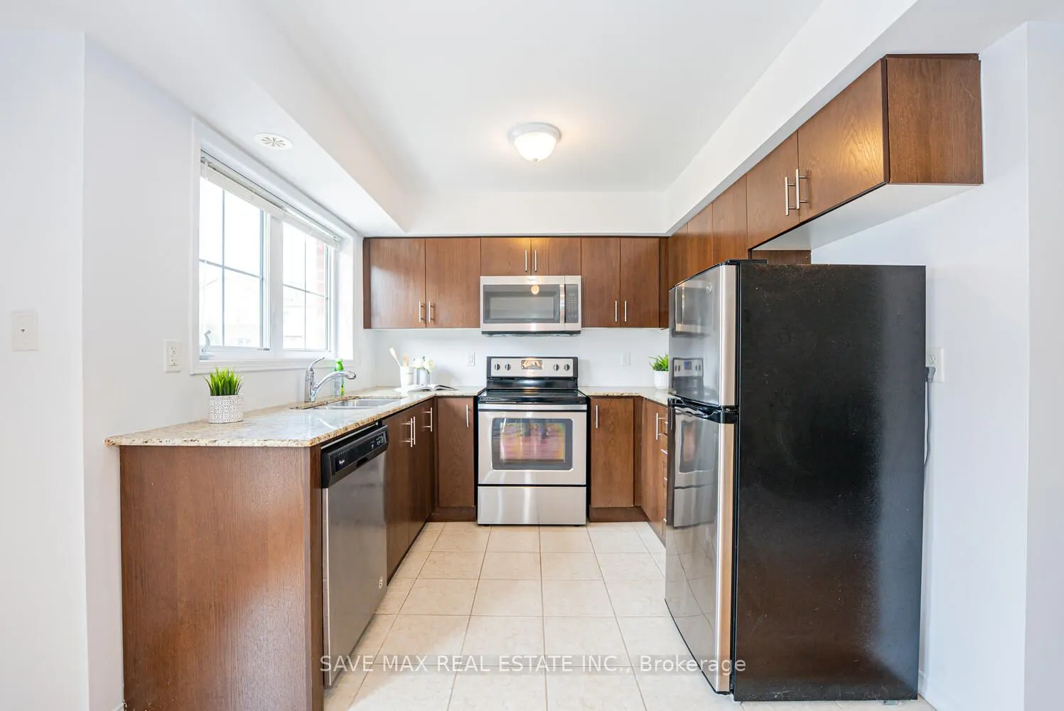 2476 Post Road, #3