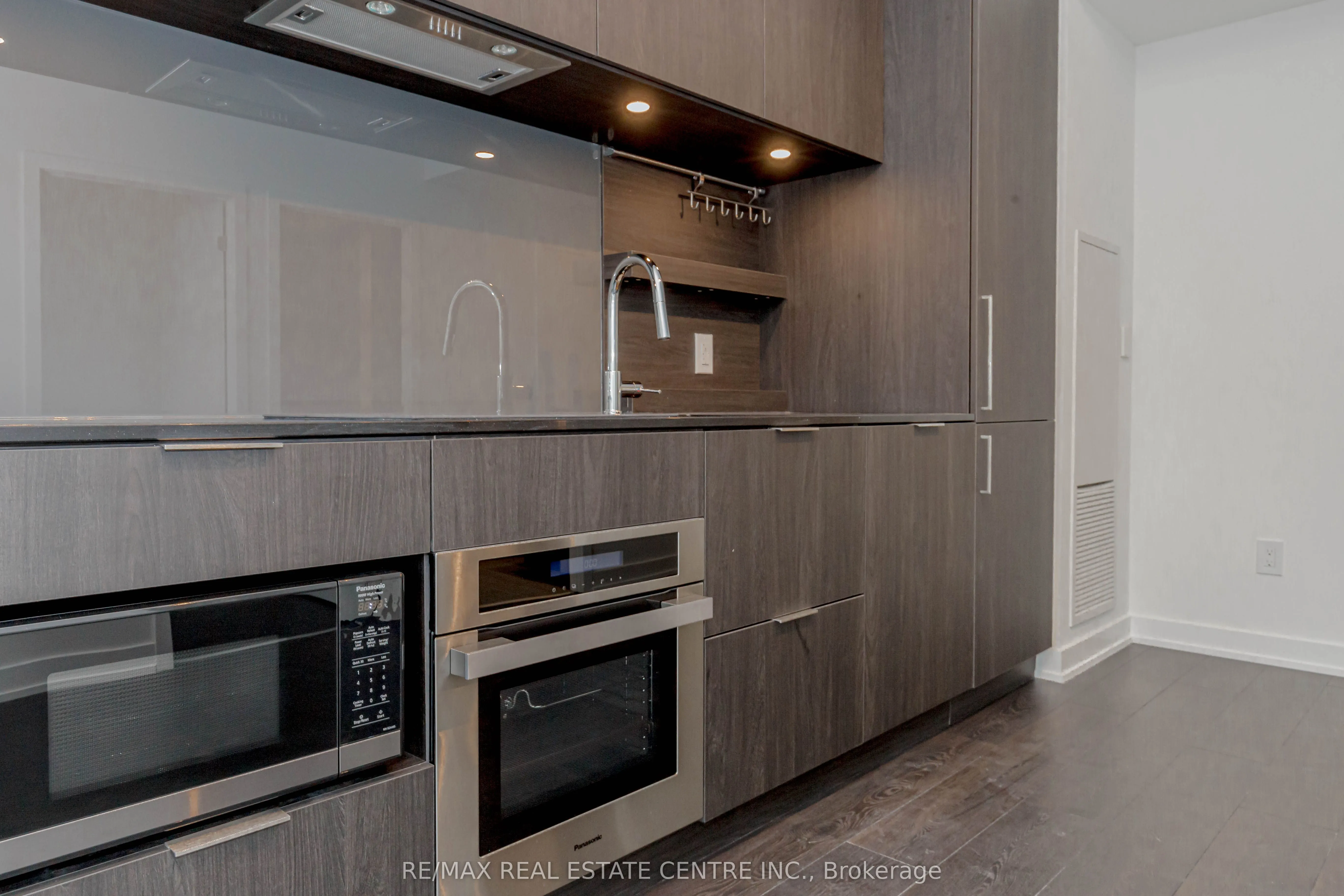 28 Ann Street, #310