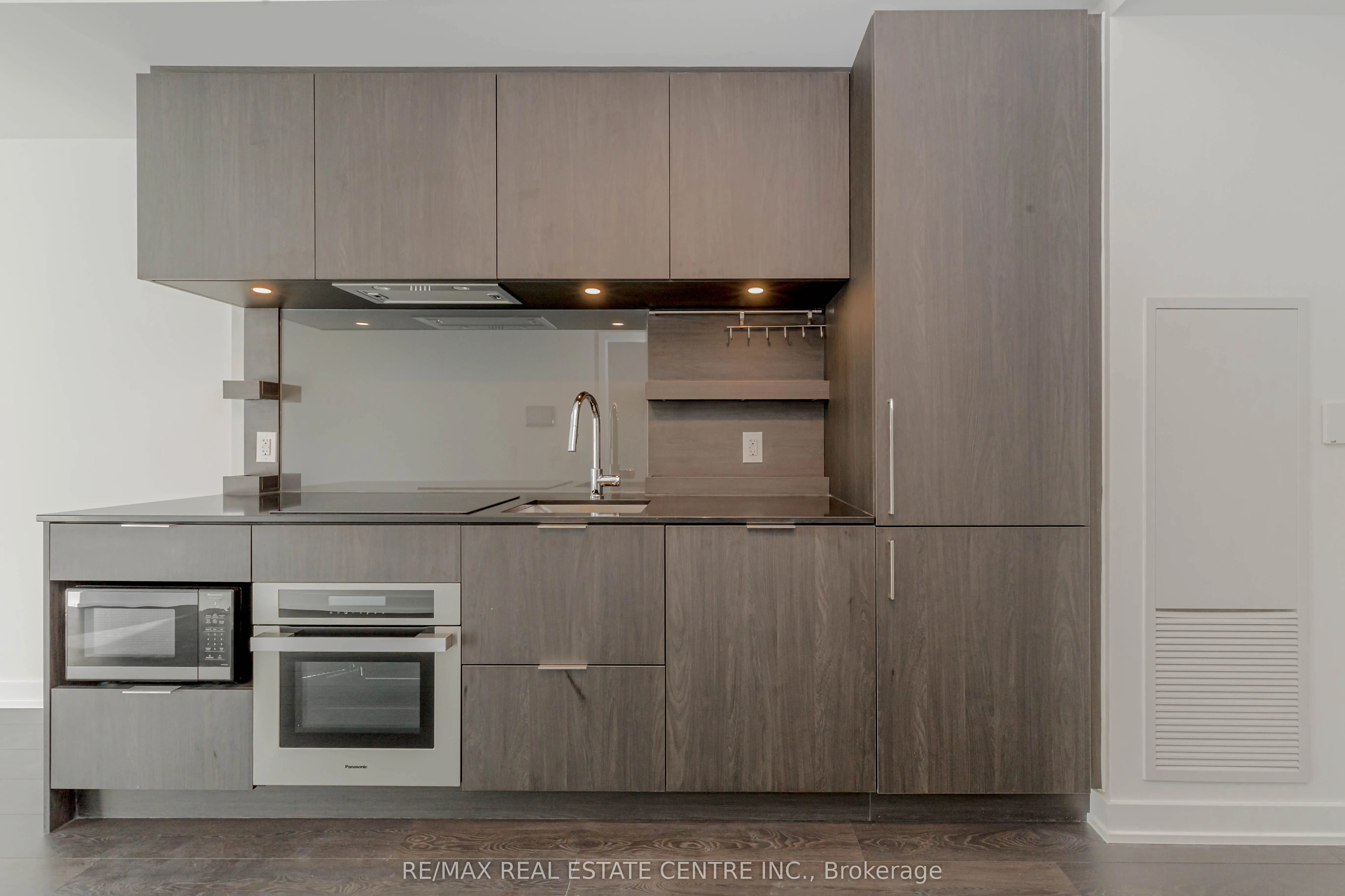 28 Ann Street, #310