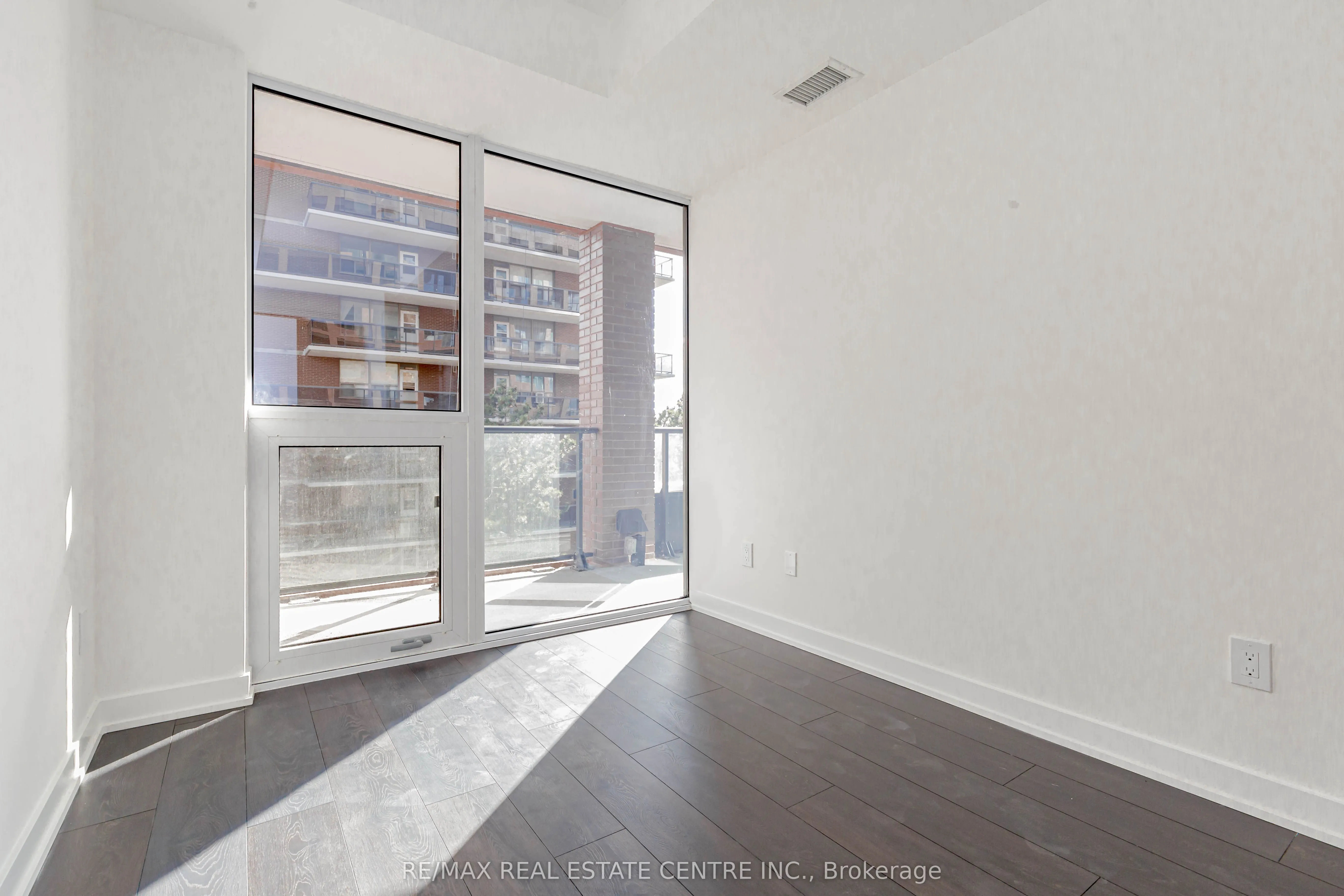 28 Ann Street, #310
