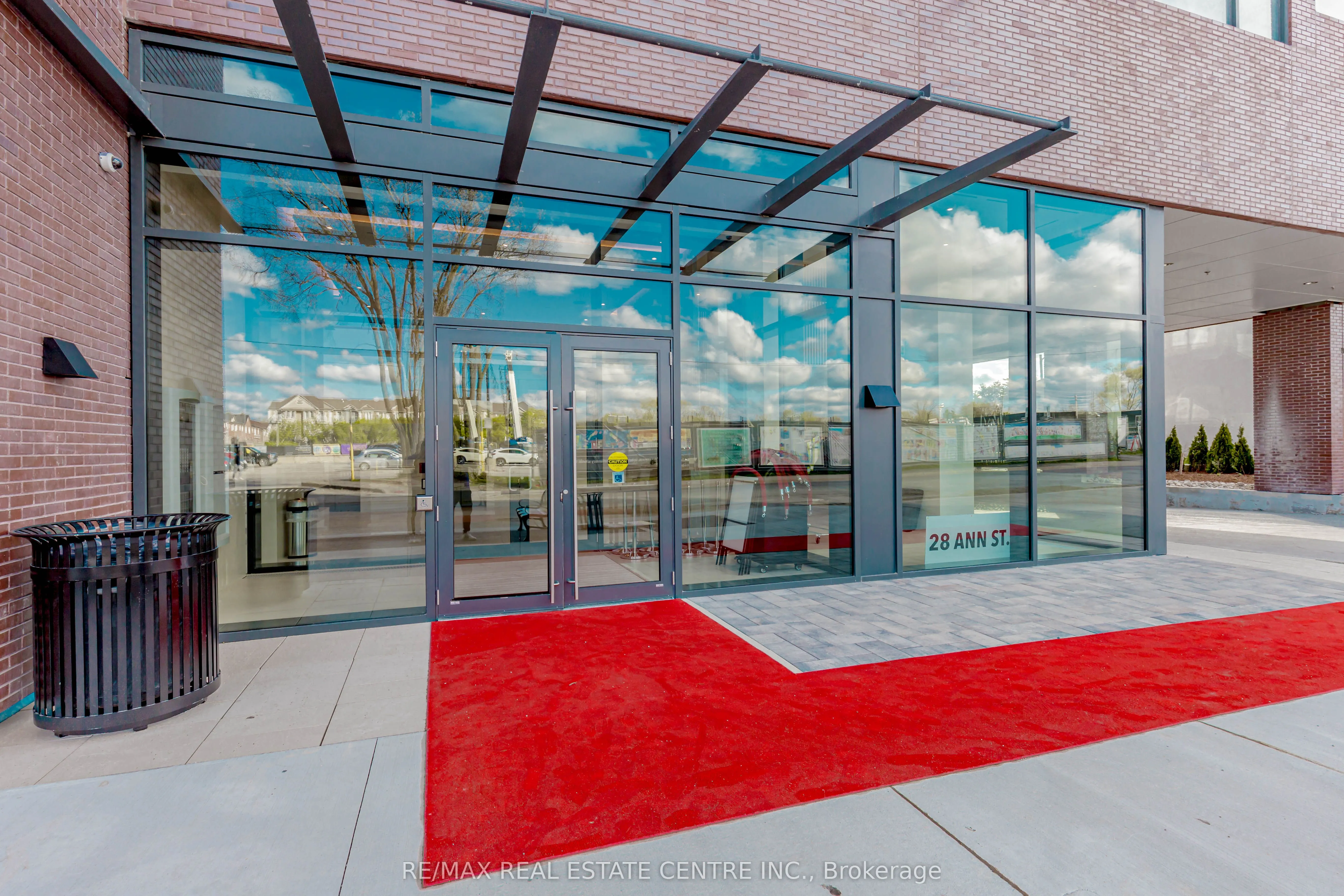 28 Ann Street, #310