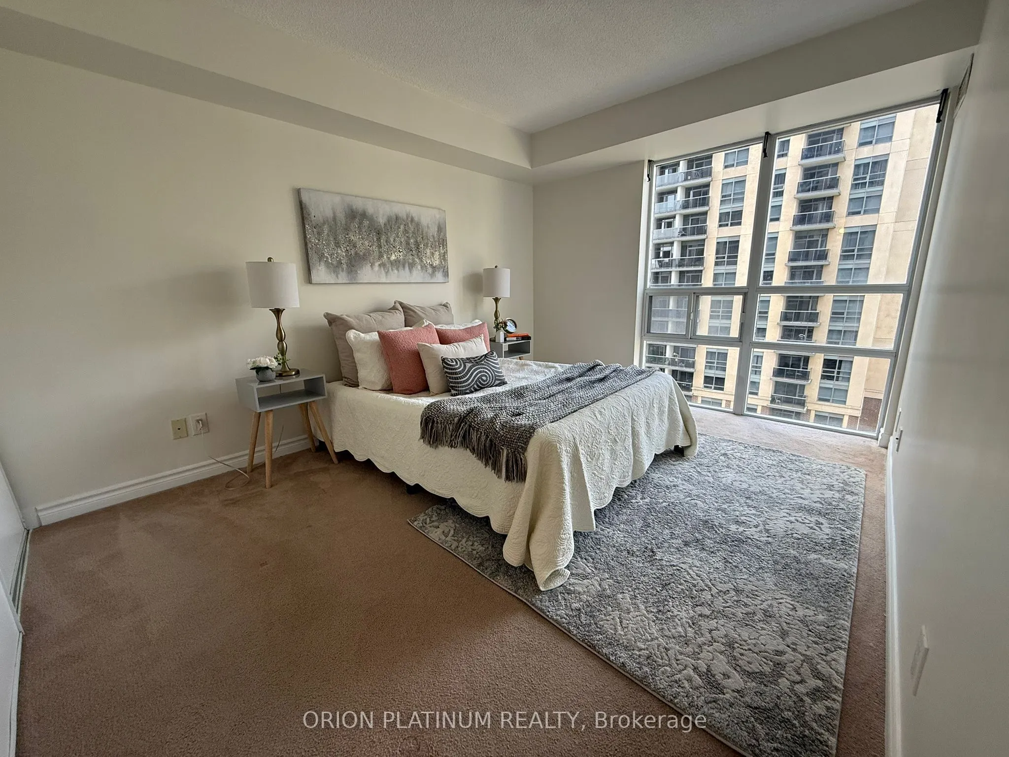 5 Michael Power Place, #907