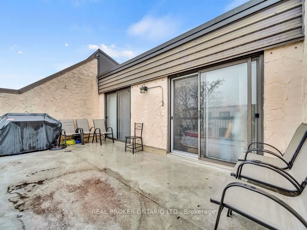 1050 Falgarwood Drive, #128