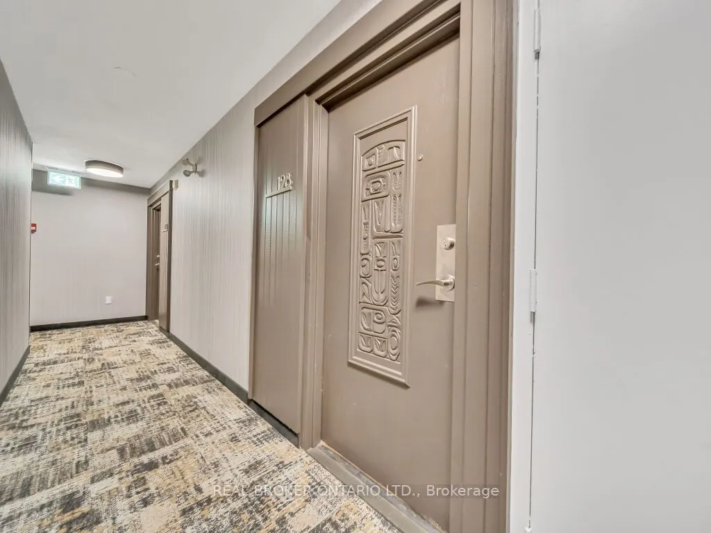 1050 Falgarwood Drive, #128