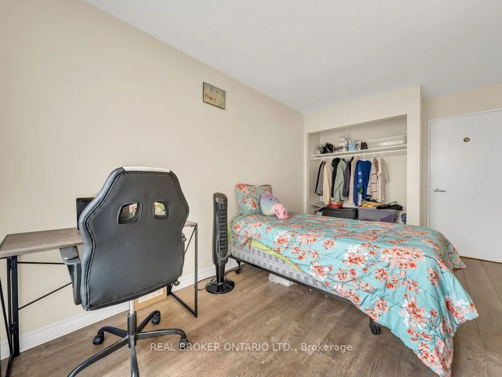 1050 Falgarwood Drive, #128