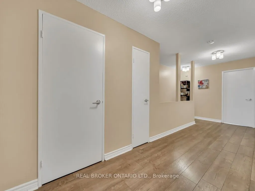 1050 Falgarwood Drive, #128
