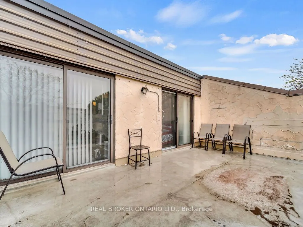 1050 Falgarwood Drive, #128