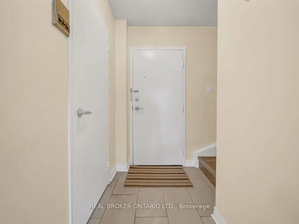 1050 Falgarwood Drive, #128
