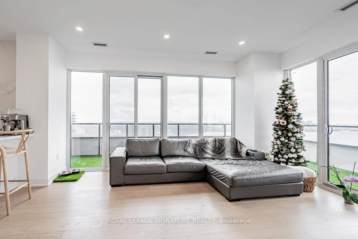 20 Shore Breeze Drive, #LPH05B