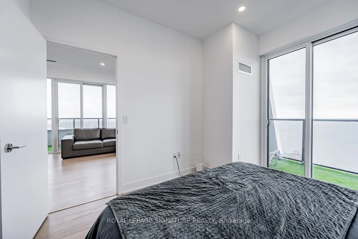 20 Shore Breeze Drive, #LPH05B