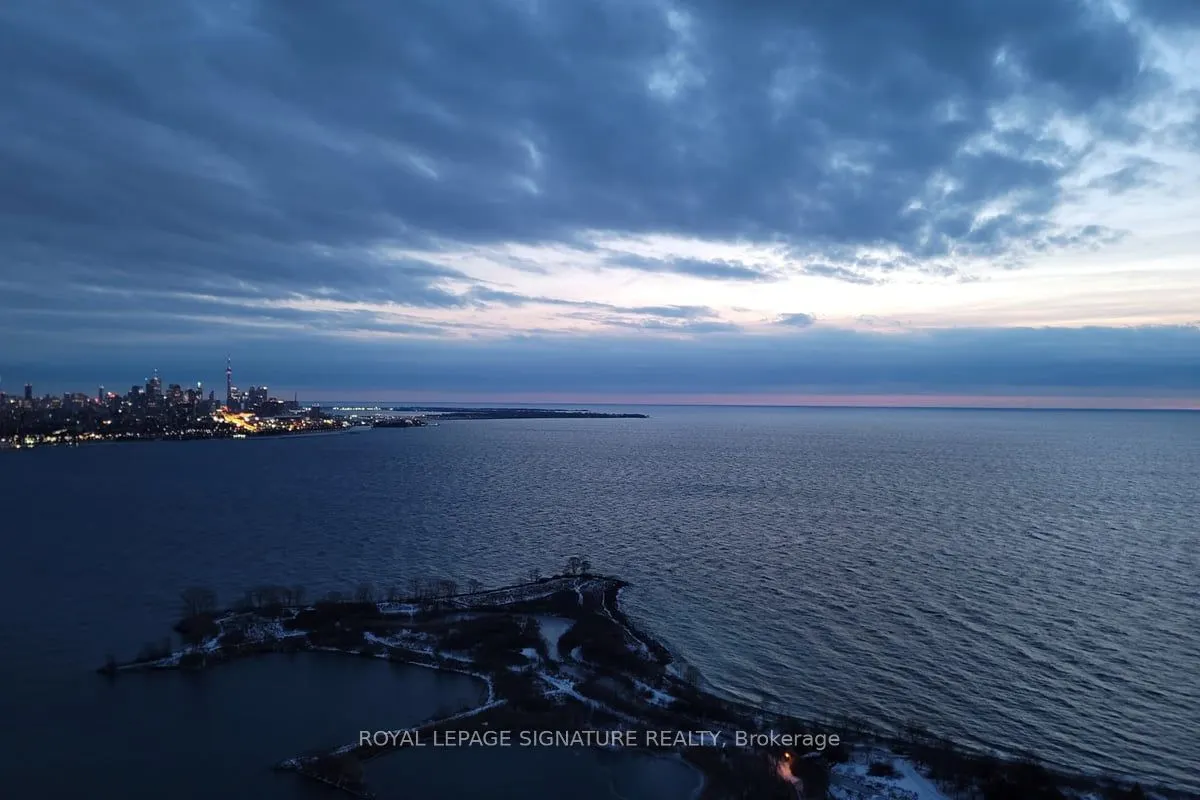 20 Shore Breeze Drive, #LPH05B