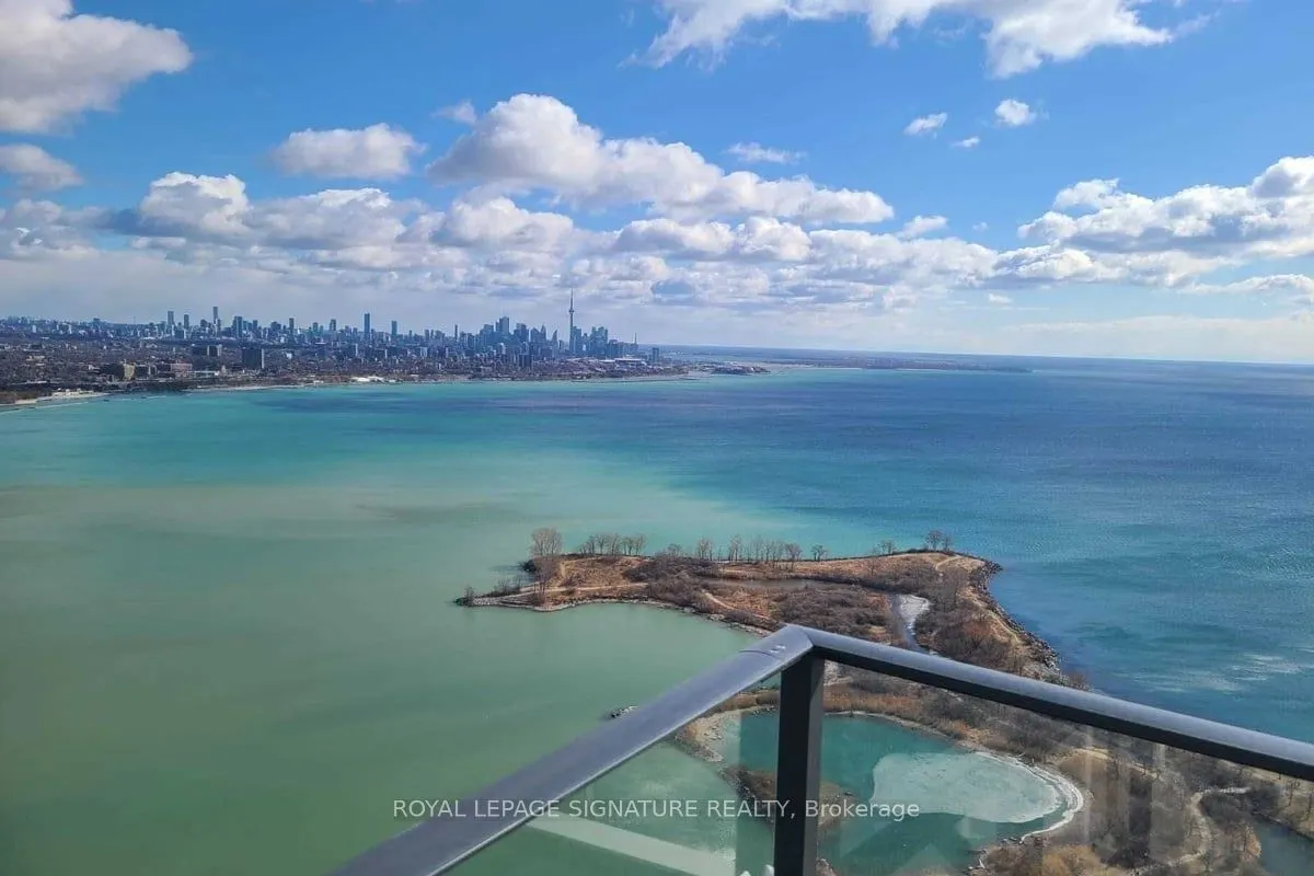 20 Shore Breeze Drive, #LPH05B