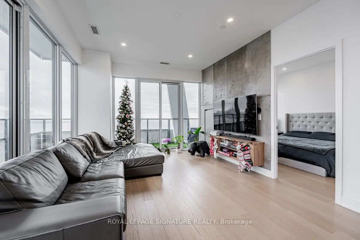 20 Shore Breeze Drive, #LPH05B