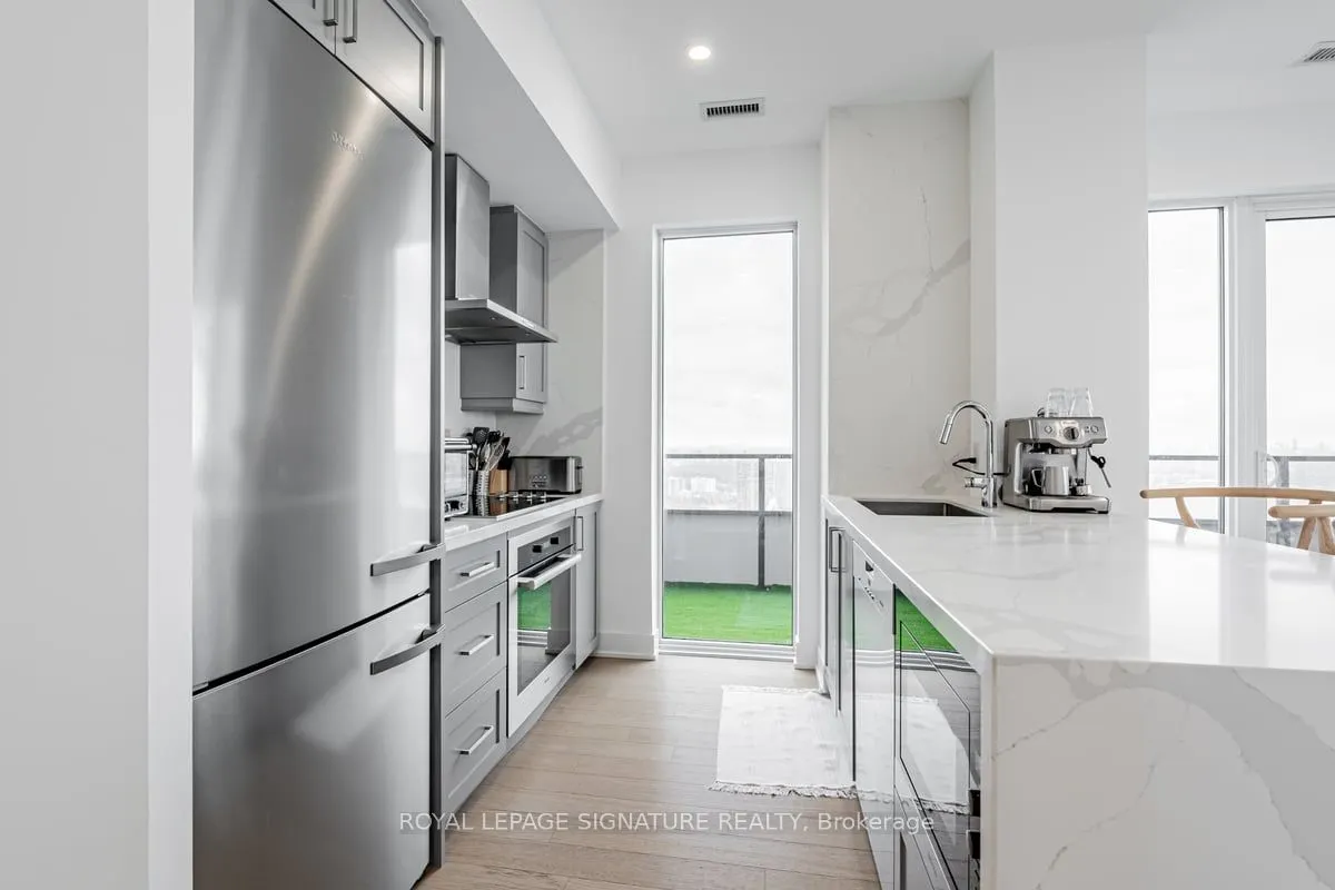 20 Shore Breeze Drive, #LPH05B