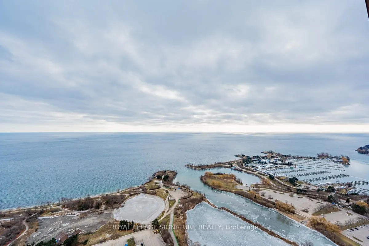 20 Shore Breeze Drive, #LPH05B