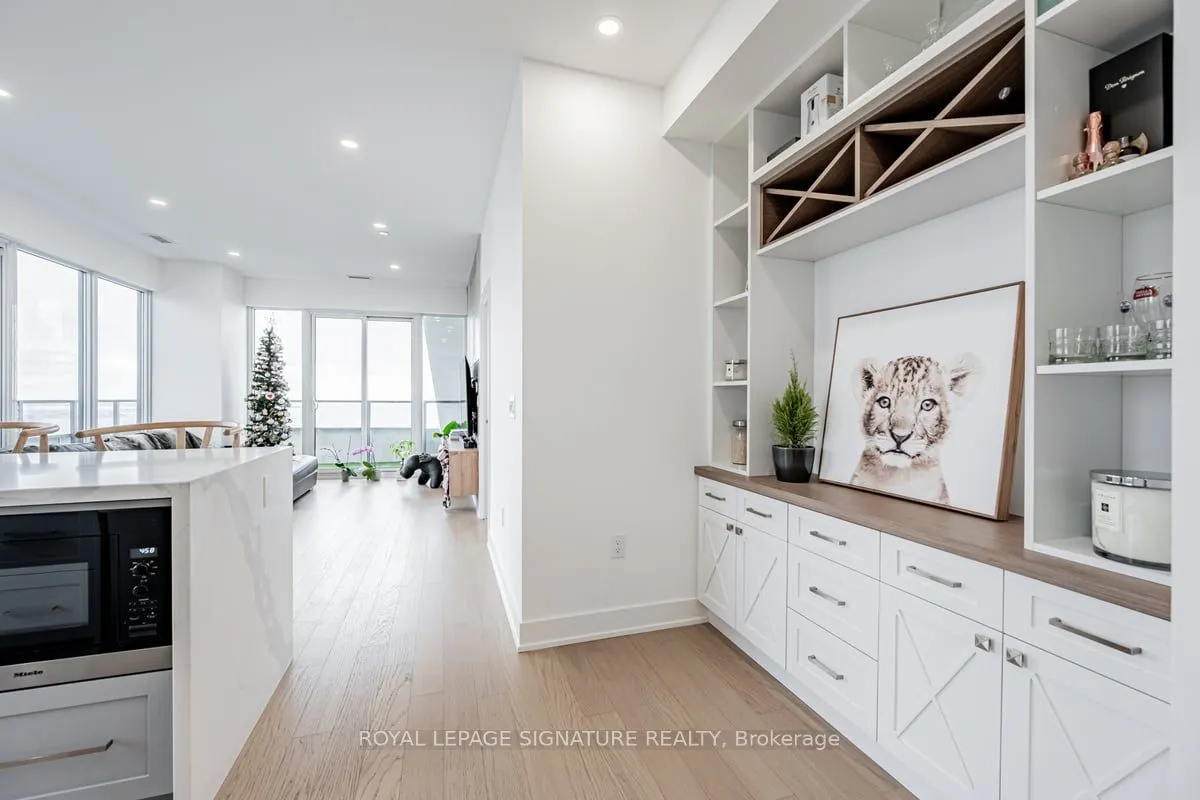 20 Shore Breeze Drive, #LPH05B